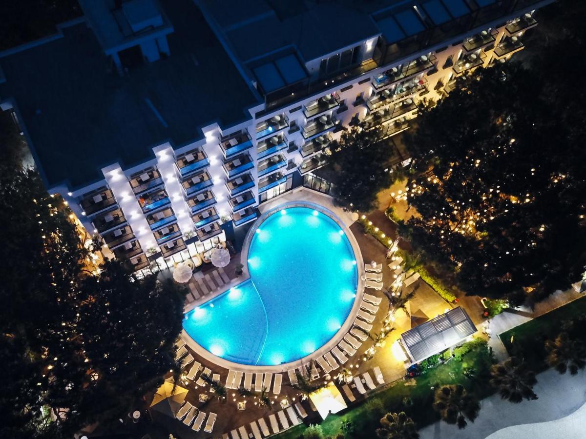 Vm Resort & Spa Golem  Bagian luar foto