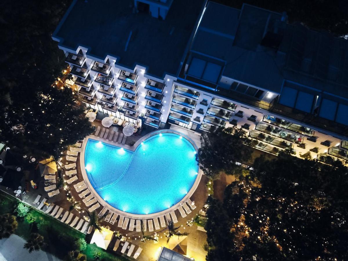 Vm Resort & Spa Golem  Bagian luar foto